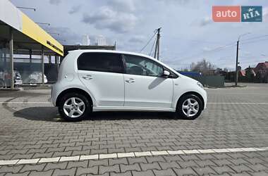 Хэтчбек Volkswagen Up 2015 в 