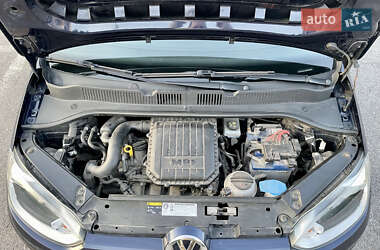 Хетчбек Volkswagen Up 2013 в 