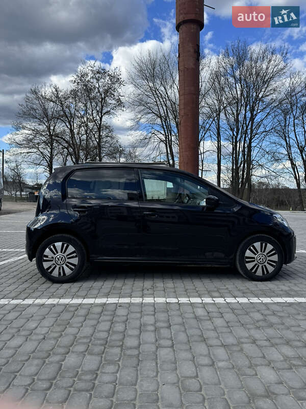 Хэтчбек Volkswagen Up 2017 в Львове
