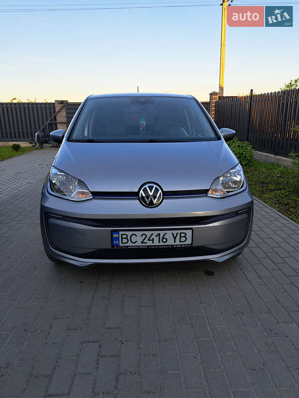 Хетчбек Volkswagen Up 2020 в 