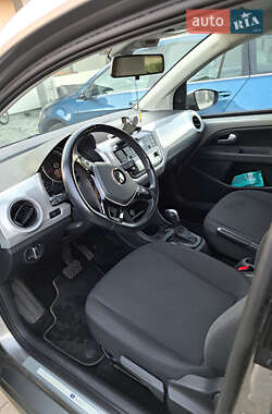 Хетчбек Volkswagen Up 2020 в 