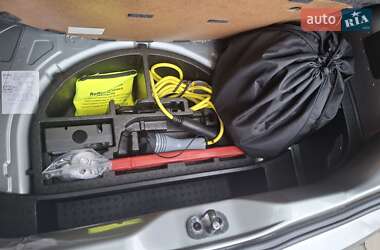 Хэтчбек Volkswagen Up 2014 в 