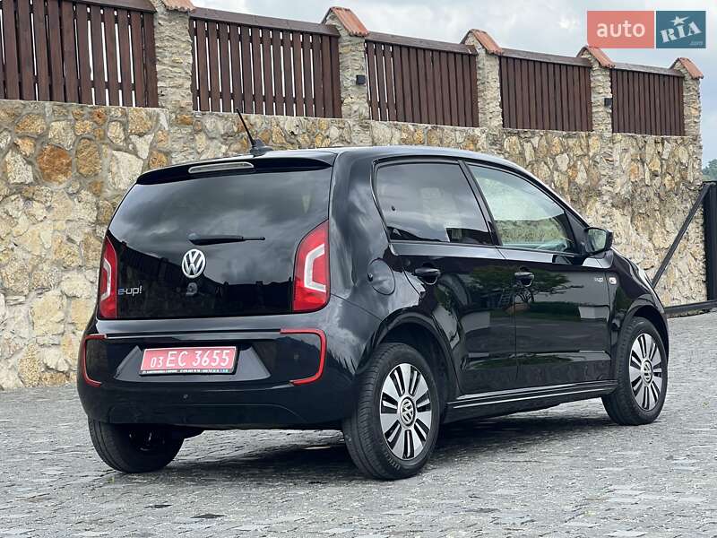 Хэтчбек Volkswagen Up 2016 в Ровно