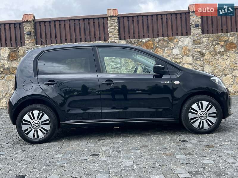 Хэтчбек Volkswagen Up 2016 в Ровно