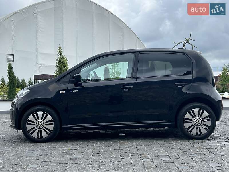 Хэтчбек Volkswagen Up 2016 в Ровно