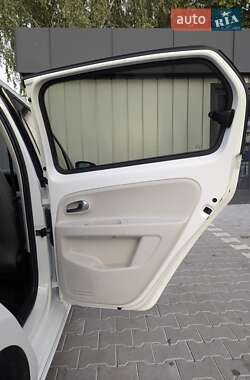 Хэтчбек Volkswagen Up 2015 в 