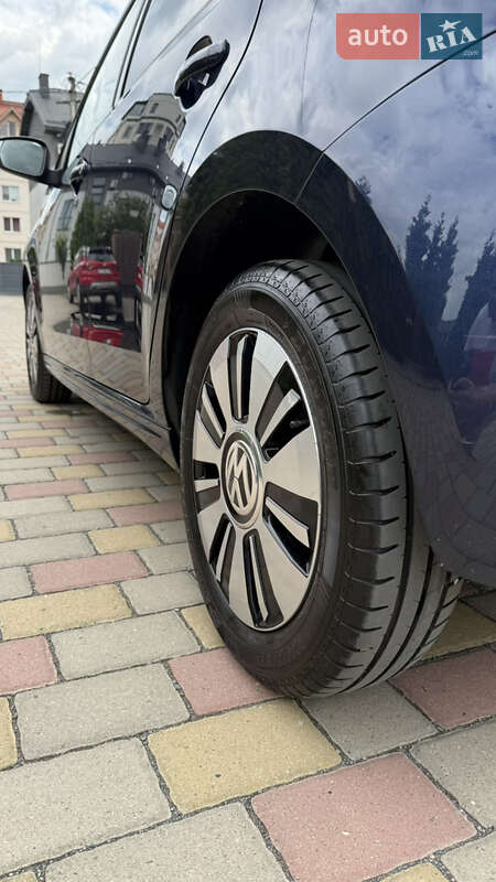 Хэтчбек Volkswagen Up 2013 в Ужгороде