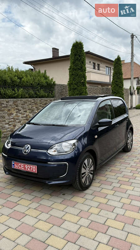Хэтчбек Volkswagen Up 2013 в Ужгороде