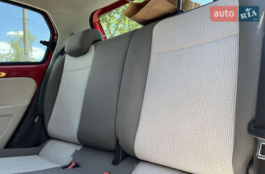 Хэтчбек Volkswagen Up 2012 в 