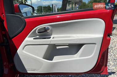 Хэтчбек Volkswagen Up 2012 в 