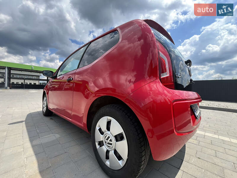 Хэтчбек Volkswagen Up 2011 в Каменец-Подольском