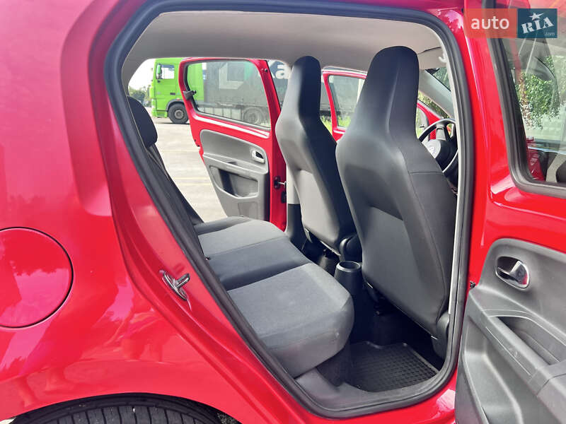 Хетчбек Volkswagen Up 2013 в Києві