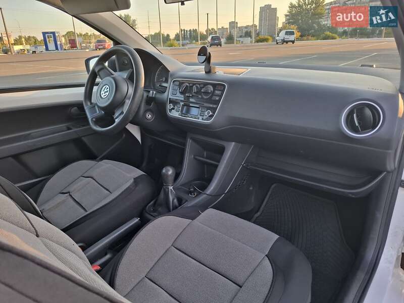 Хэтчбек Volkswagen Up 2013 в Киеве фото 5 Хэтчбек Volkswagen Up 2013 в Киеве