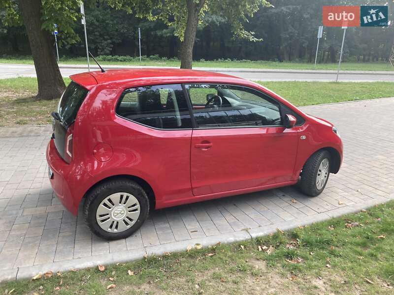 Хэтчбек Volkswagen Up 2013 в Львове