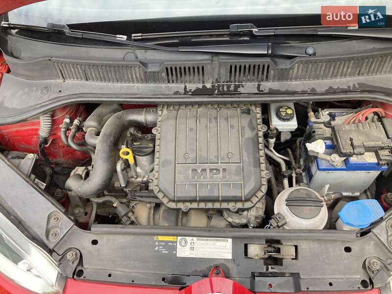 Хэтчбек Volkswagen Up 2013 в Львове
