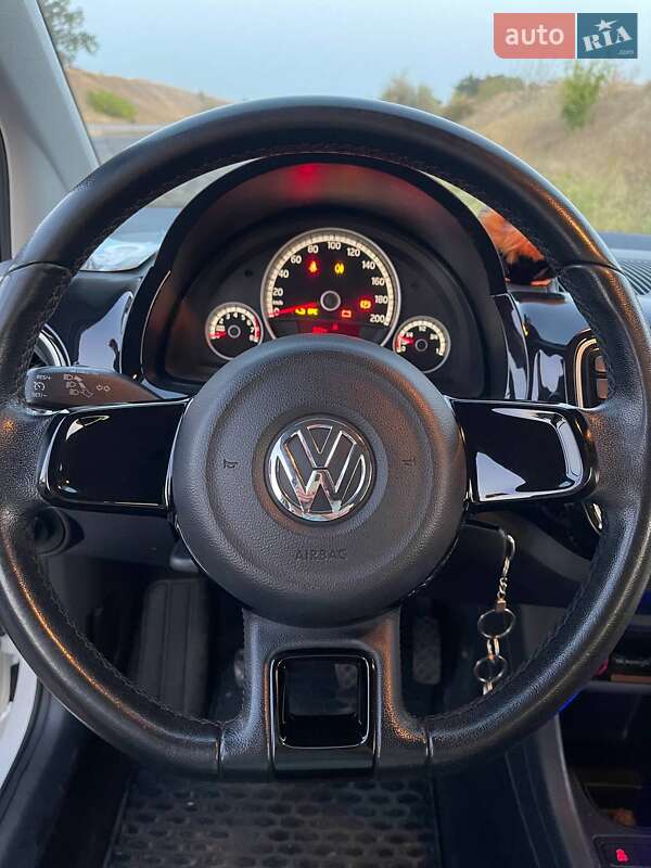 Хетчбек Volkswagen Up 2013 в Одесі