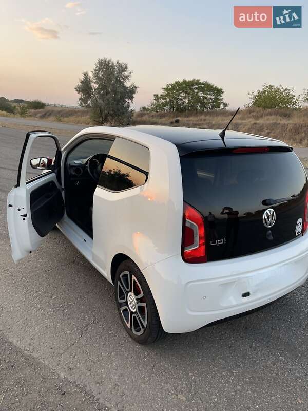 Хетчбек Volkswagen Up 2013 в Одесі