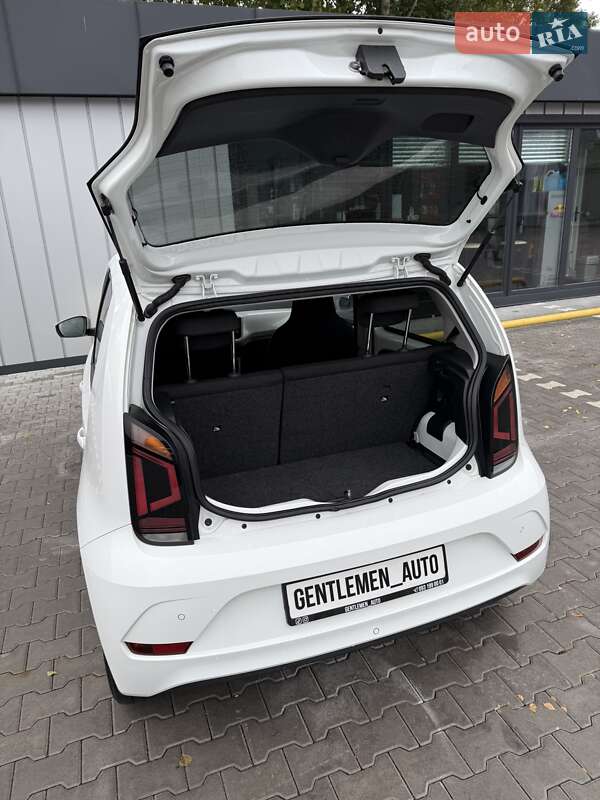 Хэтчбек Volkswagen Up 2017 в Владимире