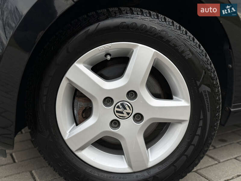 Хэтчбек Volkswagen Up 2015 в Дрогобыче