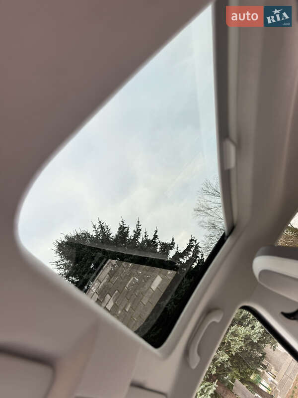 Хэтчбек Volkswagen Up 2015 в Дрогобыче