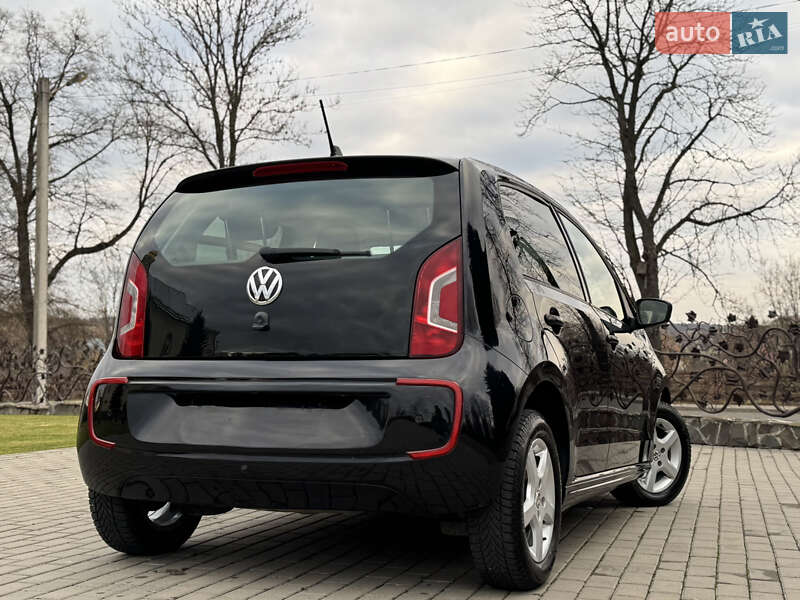 Хэтчбек Volkswagen Up 2015 в Дрогобыче