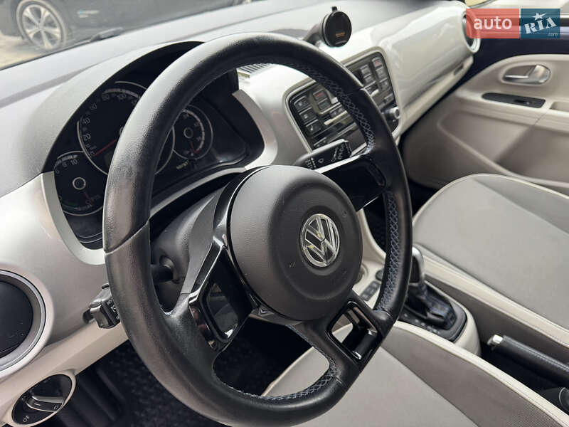 Хетчбек Volkswagen Up 2015 в Тернополі