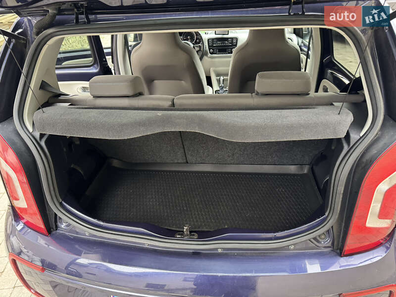 Хетчбек Volkswagen Up 2015 в Тернополі