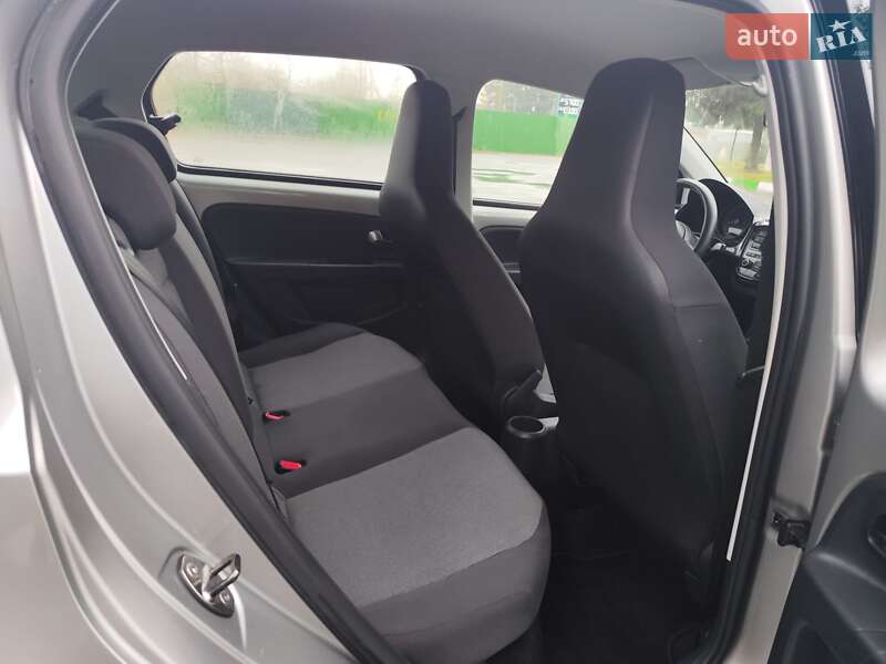 Хетчбек Volkswagen Up 2013 в Звягелі