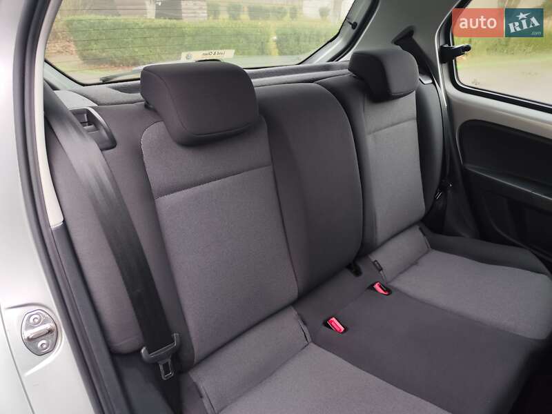 Хетчбек Volkswagen Up 2013 в Звягелі