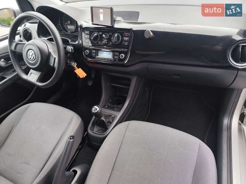 Хетчбек Volkswagen Up 2013 в Звягелі