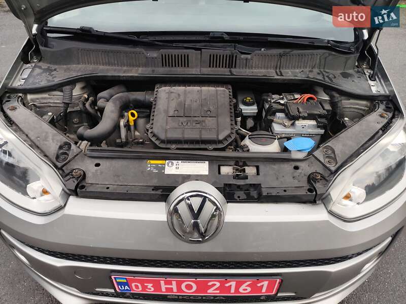 Хетчбек Volkswagen Up 2013 в Звягелі