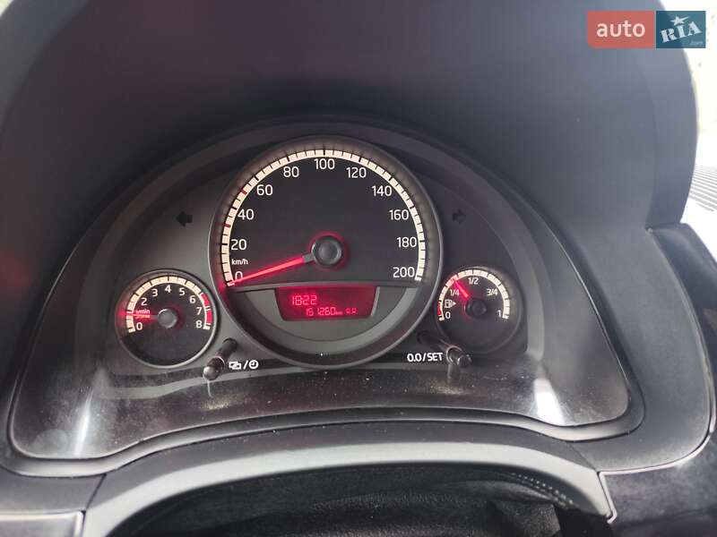 Хетчбек Volkswagen Up 2013 в Звягелі