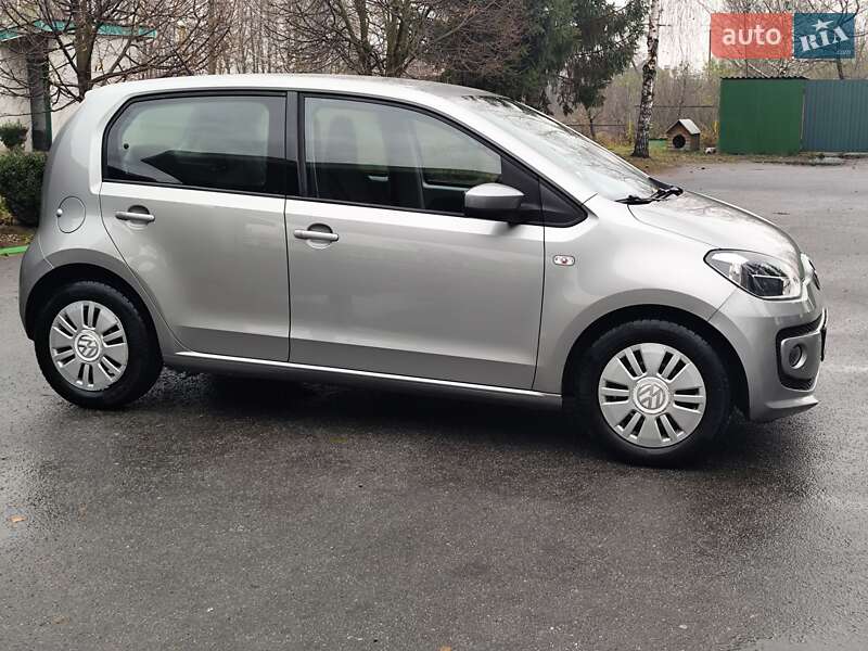 Хетчбек Volkswagen Up 2013 в Звягелі