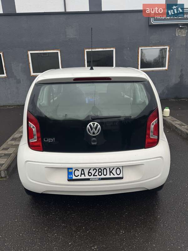Хэтчбек Volkswagen Up 2013 в Черкассах