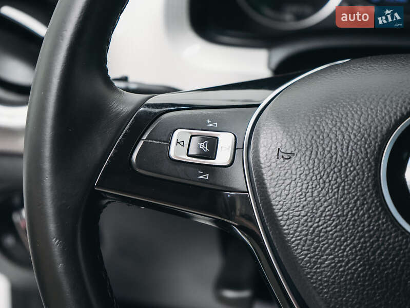 Хэтчбек Volkswagen Up 2020 в Львове