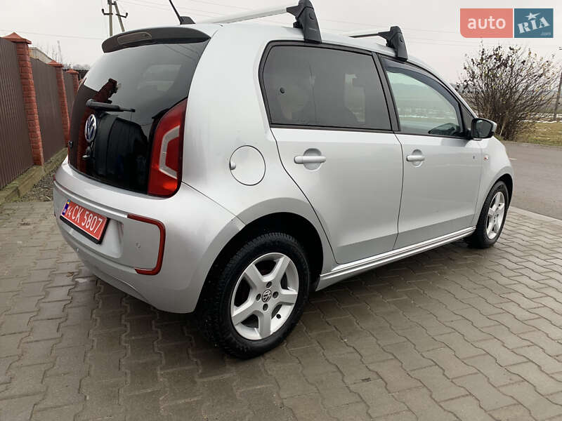 Хэтчбек Volkswagen Up 2014 в Львове