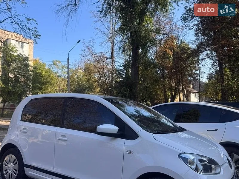 Volkswagen Up 2012