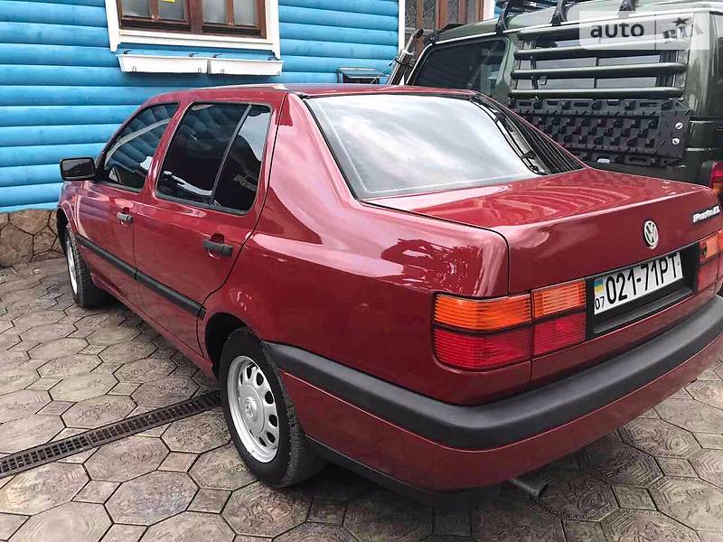 Седан Volkswagen Vento 1995 в Калуше