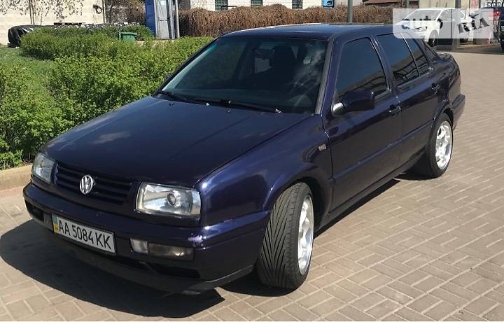 Седан Volkswagen Vento 1996 в Киеве