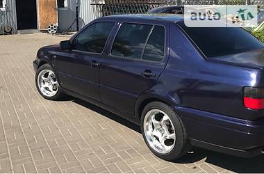 Седан Volkswagen Vento 1996 в Киеве