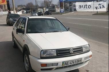 Седан Volkswagen Vento 1993 в Дніпрі