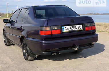 Седан Volkswagen Vento 1996 в Никополе