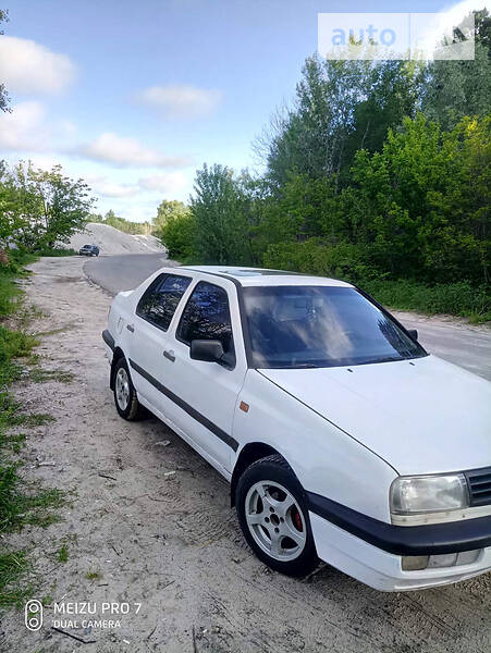 Седан Volkswagen Vento 1993 в Киеве