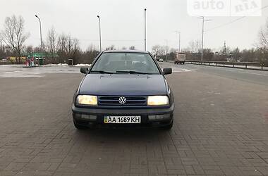 Седан Volkswagen Vento 1995 в Киеве