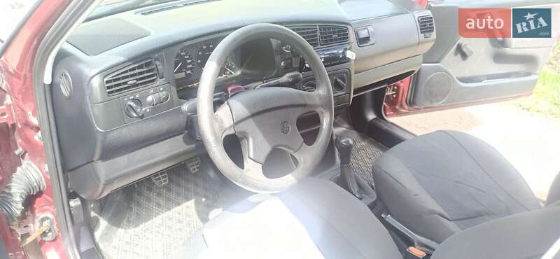 Седан Volkswagen Vento 1996 в Івано-Франківську