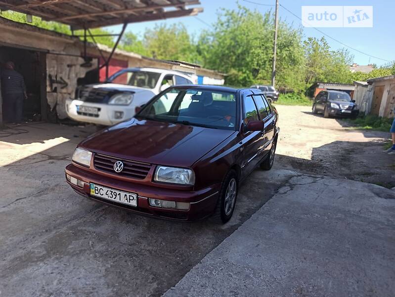 Седан Volkswagen Vento 1997 в Бориславе