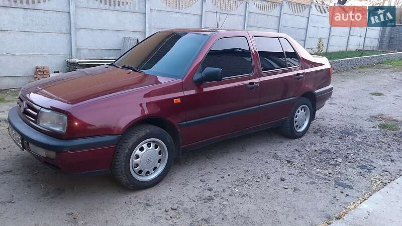 Седан Volkswagen Vento 1994 в Жашкове