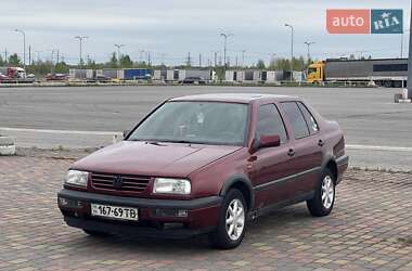 Седан Volkswagen Vento 1993 в Львове