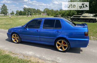 Седан Volkswagen Vento 1992 в 