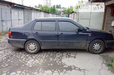 Седан Volkswagen Vento 1993 в Харькове